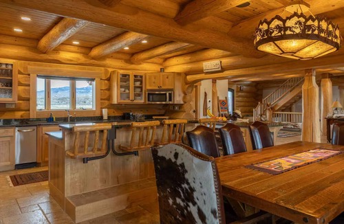 Cody House | Private Riverside Luxury River Ranch Getaway