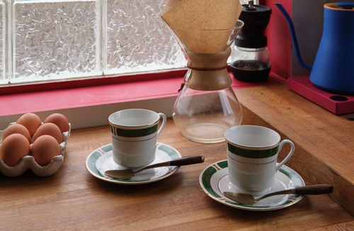 Kingston Cottage | Private romantic Kingston cottage with vintage finds & Studio Ghibli nature vibe