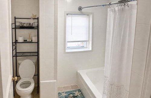 Fall River House | Private room #1 downtown dream