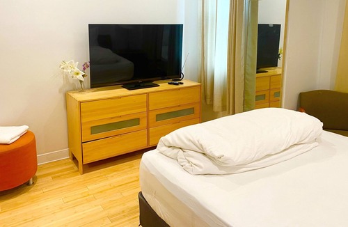 Downtown Baltimore House | private room affordable