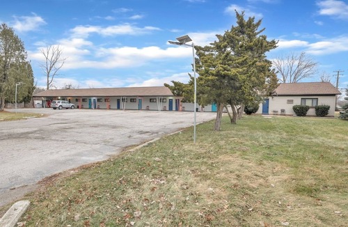 Riverview Apartment | Private Room and Bath | Brownstown Near Detroit