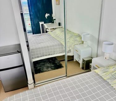 Box Hill House | Private Room and bathroom in Shared Apartment with Host