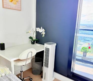 Box Hill House | Private Room and bathroom in Shared Apartment with Host