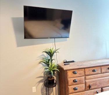 Central Northside Apartment | Private Room at North Shore Nest