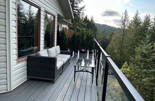 Salt Spring Island House | Private rooms/Suites. Ocean,mountain view,hot tub.Next to Mount Maxwell park.
