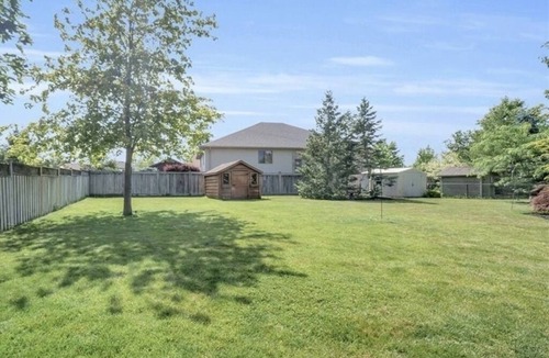 Saint Thomas House | Private room in a quiet and safe neighbourhood of St. Thomas, Ontario.