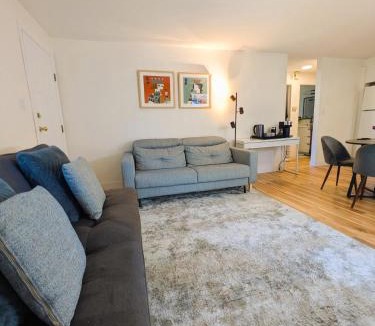 Riley Park-Little Mountain House | Private room in Chic Main St suite