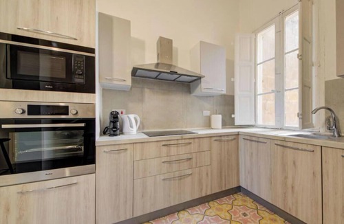 Hamrun House | Private Room in Hamrun with Shared Kitchen & A/C