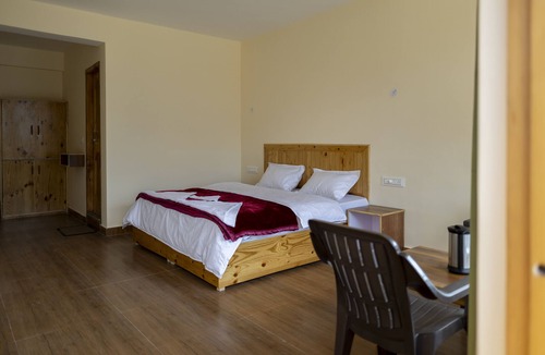 Manali House | Private Room in Manali, Mountain and River view Near Manali-4