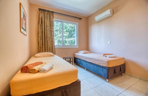Universal House | Private Room in shared apartment