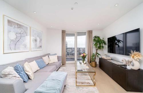 Barking Apartment | Private Room in Shared Flat with Stunning Views