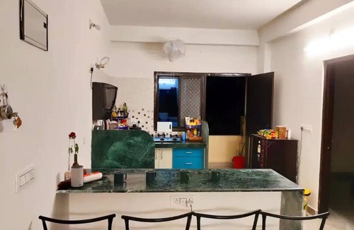 Udaipur City Centre Apartment | PRIVATE ROOM