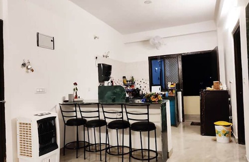 Udaipur City Centre Apartment | PRIVATE ROOM