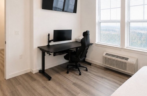 Union City Bed & Breakfast | Private Room Near MetLife Stadium & NYC + Parking
