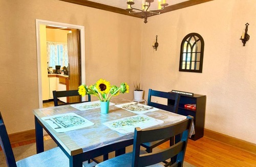 Downtown Syracuse House | Private Room Queen Bed Shared Common Spaces Upstate Medical Crouse Carrier Dome