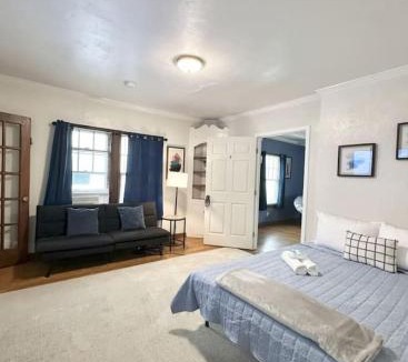 Eastside House | Private room with attached secondary Room Near SU