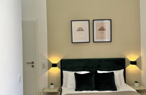 Oberbilk Apartment | Private room with bathroom