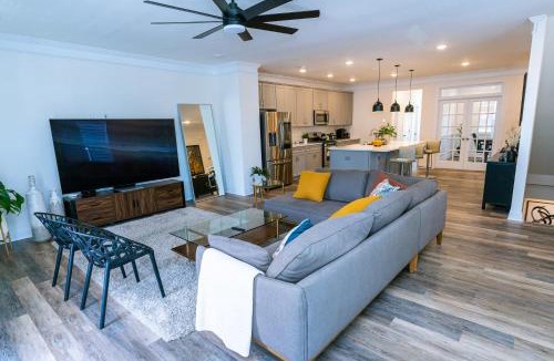 Charlotte House | Private room with private bathroom
