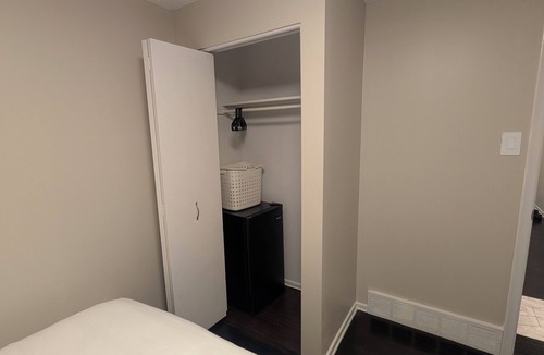 Ottawa Division House | Private Room with Shared Bathroom Near Mooney's Bay