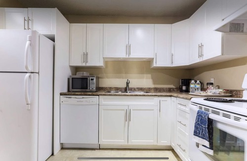 Downtown Edmonton Condo | Private Rooms Downtown River Valley Condo Men only Non Smoking.