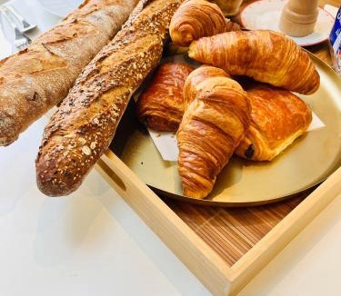 Roissy-en-France House | Private rooms in a Tiny home 4 min drive to Airport CDG ,1 private bathroom ideal for families and friends