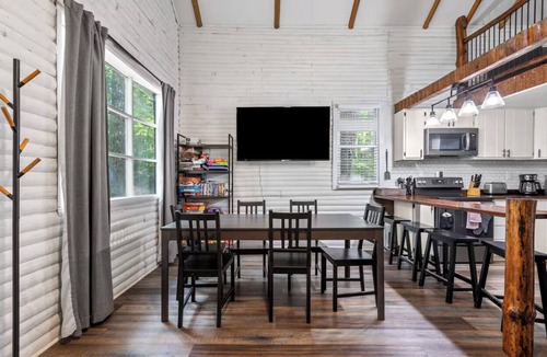 Rogers Cabin | Private RRG Cabin with Hot Tub, Game Room & Views