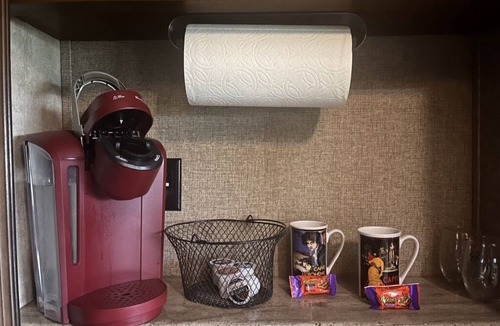 Alvadore House | Private RV Oasis- 5 Min - Eugene Airport - 15 Min - Autzen Stadium
