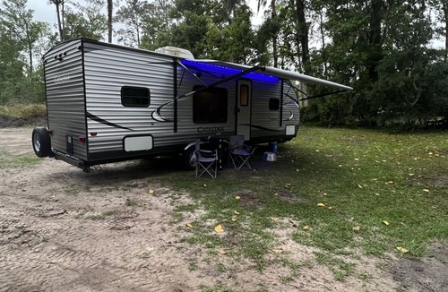 Doctors Inlet House | Private RV