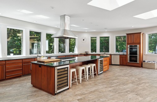 North Haven House | Private Sag Harbor estate on expansive property with sprawling manicured lawns