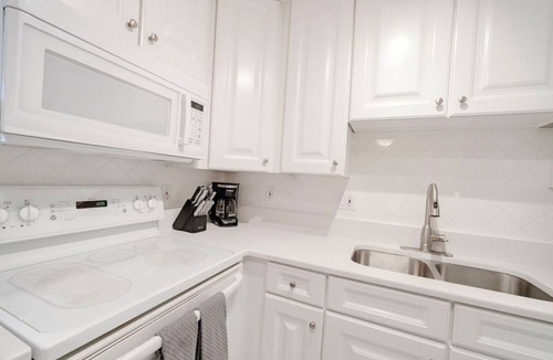 Key Colony Beach Condo | Private Sandy Beach Access & Heated Pool ~ 2BR ~ Key Colony Beach ~ 1st FL