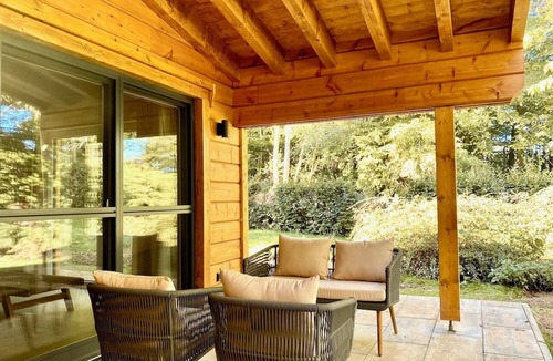 Heimbach Ski Chalet | Private Sauna, Fireplace, Lake View. Your own retreat.