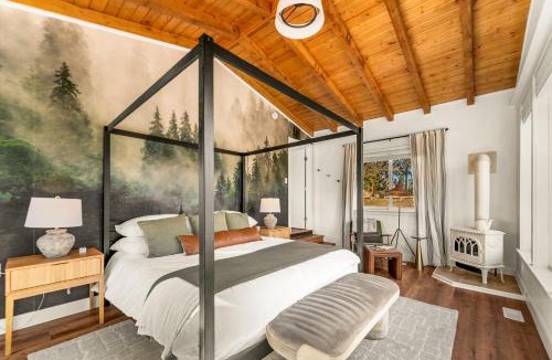 Bailey House | Private Sauna Retreat, Cold Plunge, Hot Tub, Views
