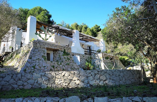 Castro Marina Ski Chalet | Private sea access garden house (house C)