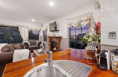 Ahuriri Flat Cabin | Private seaside couples hideaway