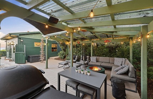 Ahuriri Flat Cabin | Private seaside couples hideaway