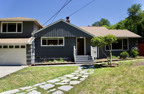 Rainier View House | Private Seattle Getaway Home Near Lake Washington!