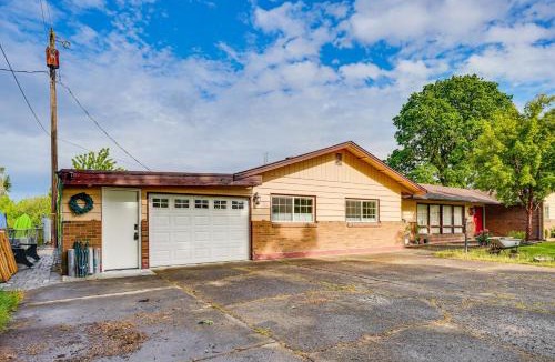 Pleasant Valley House | Private + Secluded: 2BR Vancouver Home w/Fire Pit