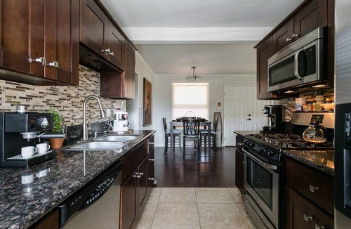 North Hollywood House | Private, secure and lovely home minutes from Universal and Hollywood