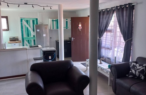 Jeffreys Bay Apartment | Private,Self checkout, 800m from the beach and Attractions