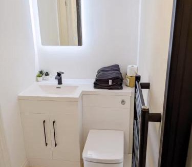 Mabe House | Private self-contained double bed & ensuite