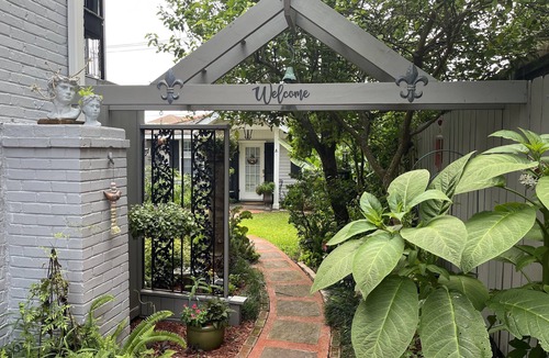 Lakeview Cottage | Private separate guest cottage. Beautifully landscaped gated courtyard setting.