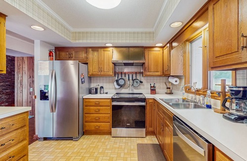 Conway House | Private serene riverfront home close to Myrtle Beach w/dock & deck