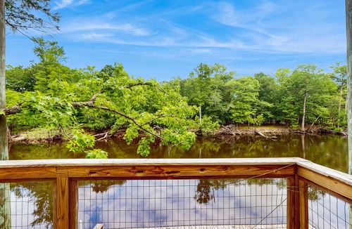 Conway House | Private serene riverfront home close to Myrtle Beach w/dock & deck