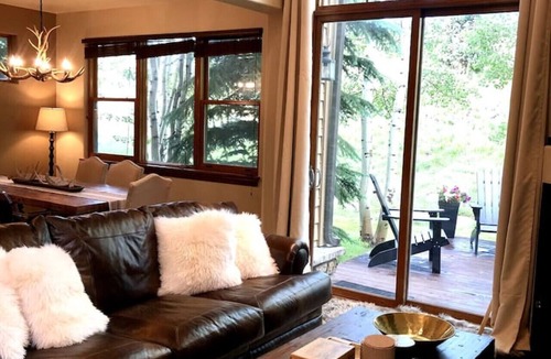 The Highlands House | Private Shuttle to Ski Resort