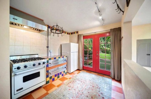 Tracyton Apartment | Private Single Bedroom Apartment Get A Way in the Woods!