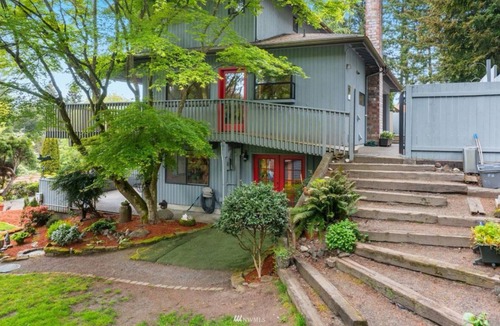 Tracyton Apartment | Private Single Bedroom Apartment Get A Way in the Woods!