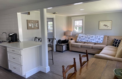 Marstons Mills Condo | Private/Sleeps 5/2 Bath/Fire Pit/Parking for Boat