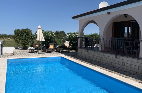 Dracevac Villa | Private South-Facing Pool. Village Location. Near Beaches. AirCon/WiFi.