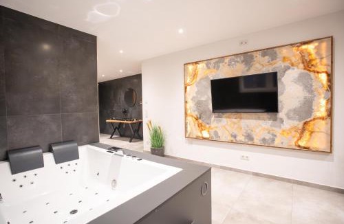 Garmisch-Partenkirchen Apartment | Private Spa & Garden Alpi mit Sauna und Whirlpool