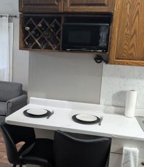Holbrook Apartment | Private, Spacious & Comfy 1 bedroom Entire Suite With Separate Entry & Free Parking